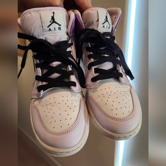 Nike Jordan Sneakers - Picture 2 of 6